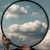 Логотип телеграм канала @onpsiholog — Между Нами. Он психолог.