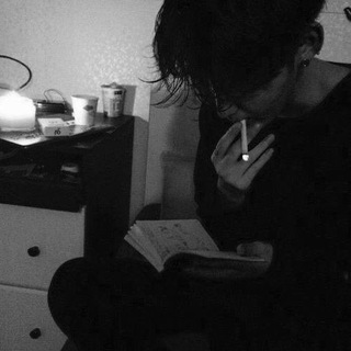 Логотип телеграм канала @ourlluniverse — Дым от сигареты°™•