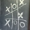 Логотип телеграм канала @oxxolive — нолики крестики