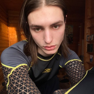 Логотип телеграм канала @papamakss — папа макс