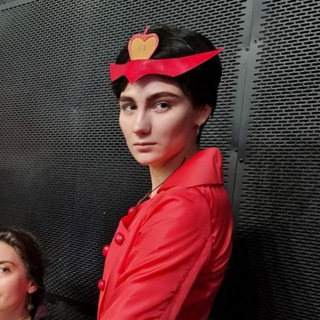 Логотип телеграм канала @perekati_polycosplay — Perekati Poly 🍎
