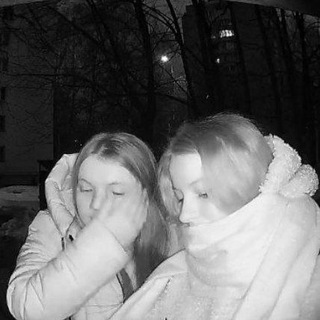 Логотип телеграм канала @pizddezz — мир двух ебанутых🖤