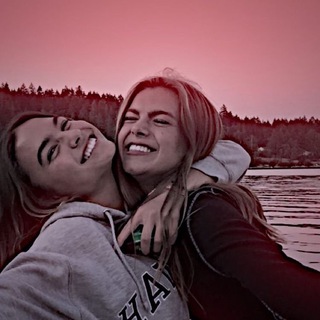 Логотип телеграм канала @playoflunna — ищи лип\лид