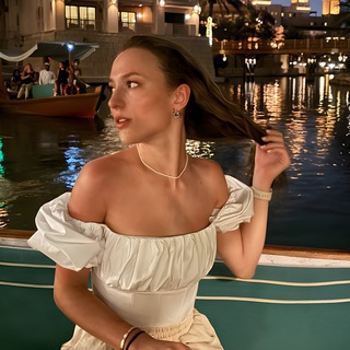 Telegram channel Polina tells logo