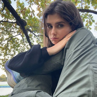 Логотип телеграм канала @polly_deenisova — жизнь с Полли - Полина Денисова