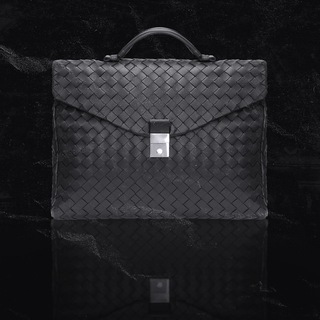 Логотип телеграм канала @portfel_farhada — Портфель Фархада Откатовича