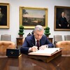 Telegram kanalining logotibi presidentvisit — Visit_President_Uzb🇺🇿