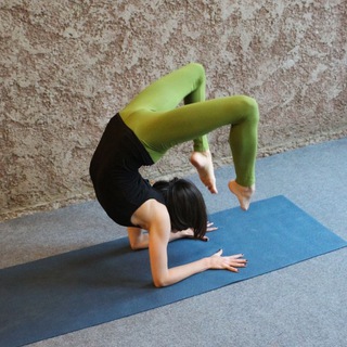 Логотип телеграм канала @prostaya_yoga — Простая йога (Светлана Владовская)