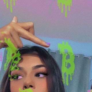 Логотип телеграм канала @queeensdiary — 𝓆𝓊ℯℯ𝓃𝓈 𝒹𝒾𝒶𝓇𝓎.🤍