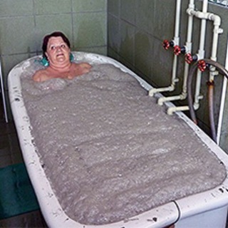 Логотип телеграм канала @randomusmemes — Ванная с бетоном
