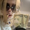 Логотип телеграм канала @razdachazveesd — молодой миллионер