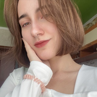 Логотип телеграм канала @reminibooks — reminisscencee // books 🕊️