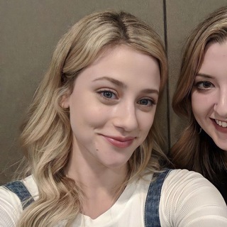 Логотип телеграм канала @rivrvx — ♰𝑟𝑖𝑣𝑟𝑣𝑥.❀