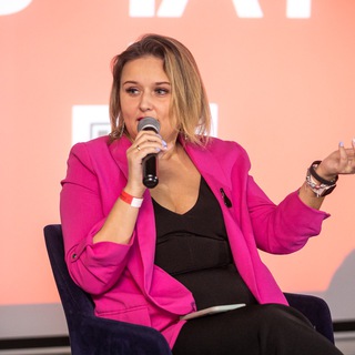 Логотип телеграм канала @robustova — Робустова 3в1: блогер, сммщик, пиарщик