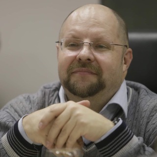 Логотип телеграм канала @roman_perevezentsev — Журналист Перевезенцев