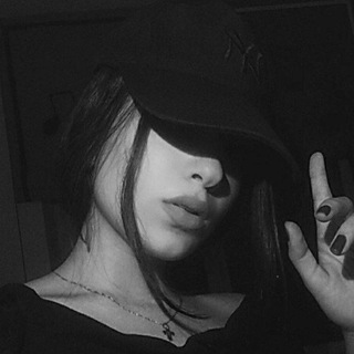 Логотип телеграм -каналу roman_tikaa — ℝ𝕠𝕞𝕒𝕟𝕥і𝕜𝕒 🖤