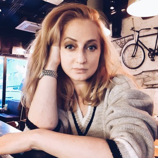 Логотип телеграм канала @rozova_o_ede — ЧТО-ТО НА СЫТОМ