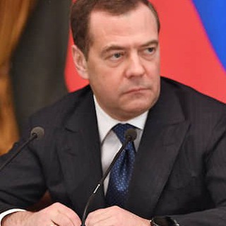Логотип телеграм канала @russia_and_medvedeff — Russia и Медведев