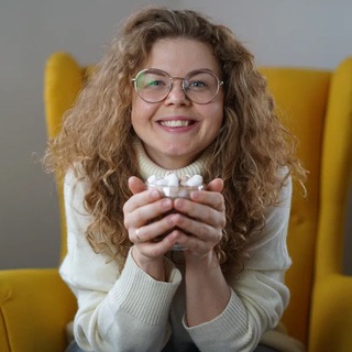 Логотип телеграм канала @russkiy_na_paltsah1 — Говорит Ирина Сергеевна