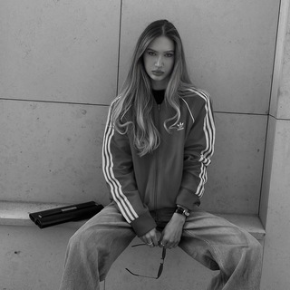 Логотип телеграм канала @salutaurevoir — Salut au revoir