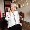 Логотип телеграм канала @schoolprodazhi — Система Sales & Service от Истоминой