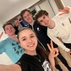 Логотип телеграм канала @semelievs — смущенный уголок семелиевых