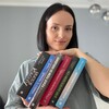 Логотип телеграм -каналу semilegalbookworm — Напівлегальна книгоманка