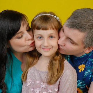 Логотип телеграм канала @shalilubi — Семья Че