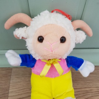 Логотип телеграм канала @sheepmironchik — Бяшка Мирончик 🐏 Путешествия, стихи, юмор и истории из жизни🌍🌏🌎 Доброе, важное, полезное и интересное 🎶🧮📚