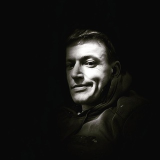 Логотип телеграм канала @shortspost — 2 минуты юмора