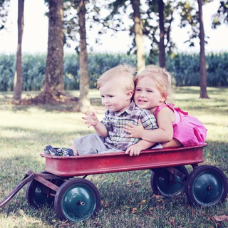 Логотип телеграм канала @slavnye_lyudi — Славные люди