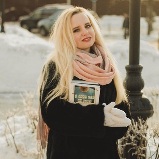 Логотип телеграм канала @smorodinka_books — Смородинка о книгах 📚