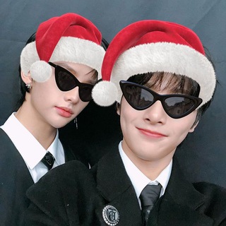 Логотип телеграм канала @smrsta — 𝘾𝙃𝙍𝙄𝙎𝙏𝙈𝘼𝙎 𝙎𝙏𝘼𝙔!!❄️🎅🏻~ ┋кпоп материал ; к-поп игры