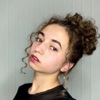 Логотип телеграм канала @snimaem_fantik — Нафаня с кудрями | Снимаем фантик