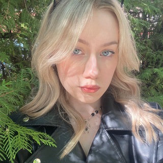 Логотип телеграм канала @spoiledtarot — spoiledtarot🦩🌿
