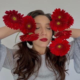 Логотип телеграм канала @stasya_pro — s.mir.nova.ya | про визуал и продвижение