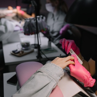 Логотип телеграм канала @studio_by_alipova — МАНИКЮР БРАТИСЛАВСКАЯ