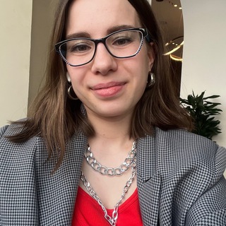 Логотип телеграм канала @stuvovk — К 1 000 000 с Анастасией Вовк • про маркетинг и продажи