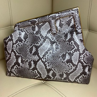 Логотип телеграм канала @sumki_lafleur — SumkiLaFleur