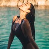 Логотип телеграм канала @swimsuits_works — Купальники и пляжная одежда 👙