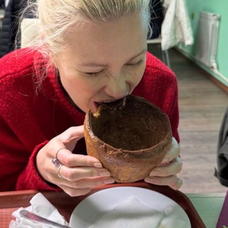 Логотип телеграм канала @table_for_yuliia — Столик на имя Юля | Рестораны Санкт-Петербурга