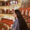 Логотип телеграм канала @theatreholic — между драмой и прокрастинацией ✨