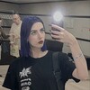 Логотип телеграм канала @thegirlwithpurplehair — девочка с фиолетовыми волосами