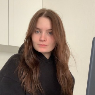 Логотип телеграм канала @thekaleriys — эклерчик 😏