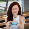 Логотип телеграм канала @thoughts_under_coffee — Разговор за кофе ☕️