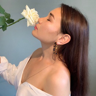 Логотип телеграм канала @tinaum — TinaUm 🌸