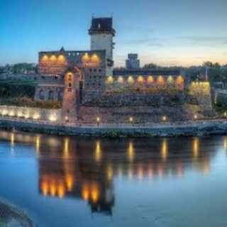 Логотип телеграм канала @tipichnaya_narva — Типичная Нарва