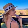 Логотип телеграм канала @toma_alymova — Тамара - путешествия без фотошопа