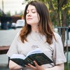 Логотип телеграм канала @tonyaandbooks — Тоня и книги📚