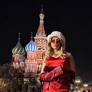 Логотип телеграм канала @touchandtrust — [tat] о моде в России